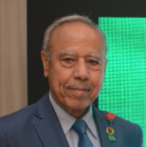 Photo of Cartagena's cathedral at the background and some colonial style houses